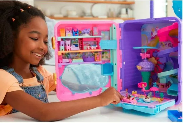 Mattel Zestaw Polly Pocket Wakacyjny kurort walizka