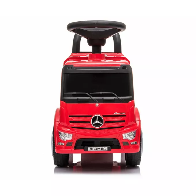 Pojazd Mercedes Antos czerwony